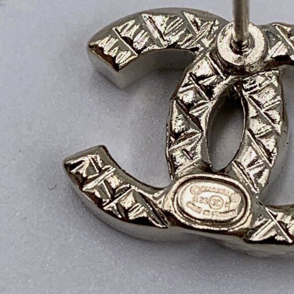 Authentic Chanel CC Earrings With Crystals Gold Hardware Brand New In Box - Picture 6 of 9